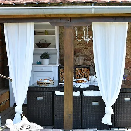 Panzió La Longere Des Capucines 4*