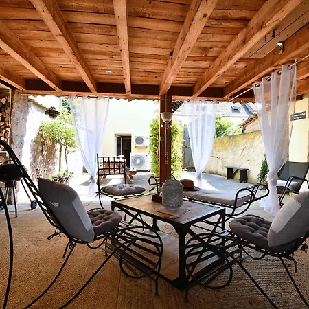 Panzió La Longere Des Capucines 4*